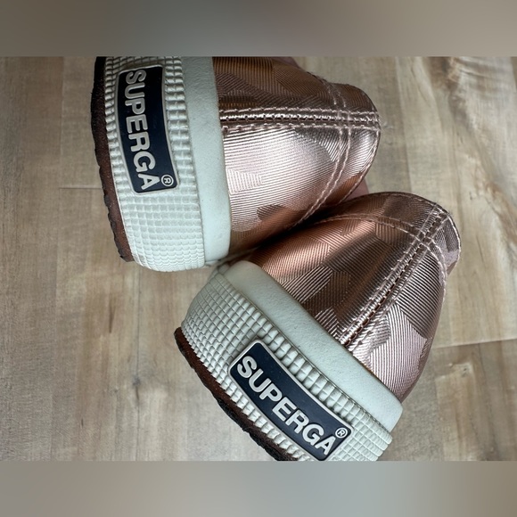 Never been worn • Pink camo SUPERGA tennis shoes • size 37 - Picture 3 of 4